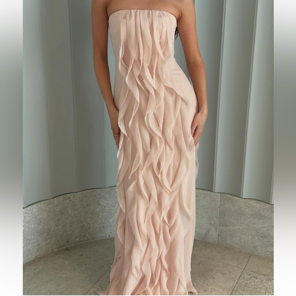 Vera Wang Strapless ruffle